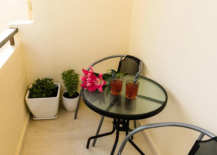 Apartment #avant_garde #beach 2',downtown 5' *